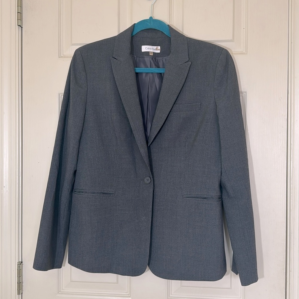 CALVIN KLEIN Women’s Gray Blazer Size 10 Petite Excellent Condition!